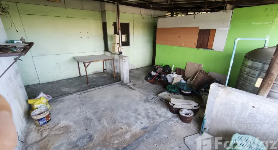 Local comercial en venta de 4 habitaciones en Bang Khun Thian, Bangkok