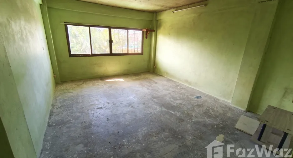 Local comercial en venta de 4 habitaciones en Bang Khun Thian, Bangkok