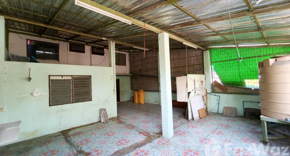 Local comercial en venta de 4 habitaciones en Bang Khun Thian, Bangkok