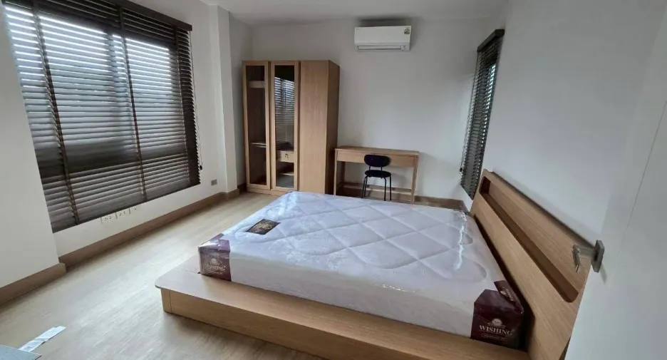 For rent 4 ベッドルーム house in Lat Krabang, Bangkok