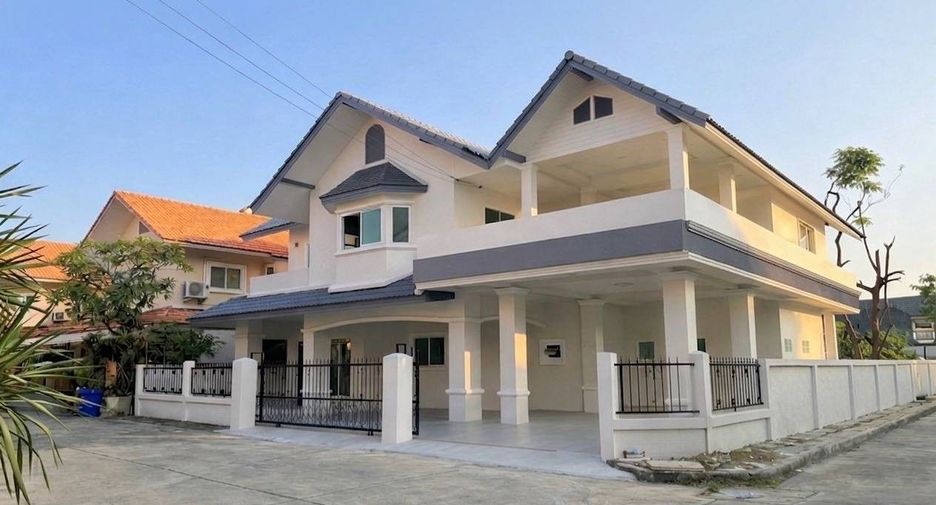 Haus zum Kauf mit 5 Zimmer in Sai Mai, Bangkok