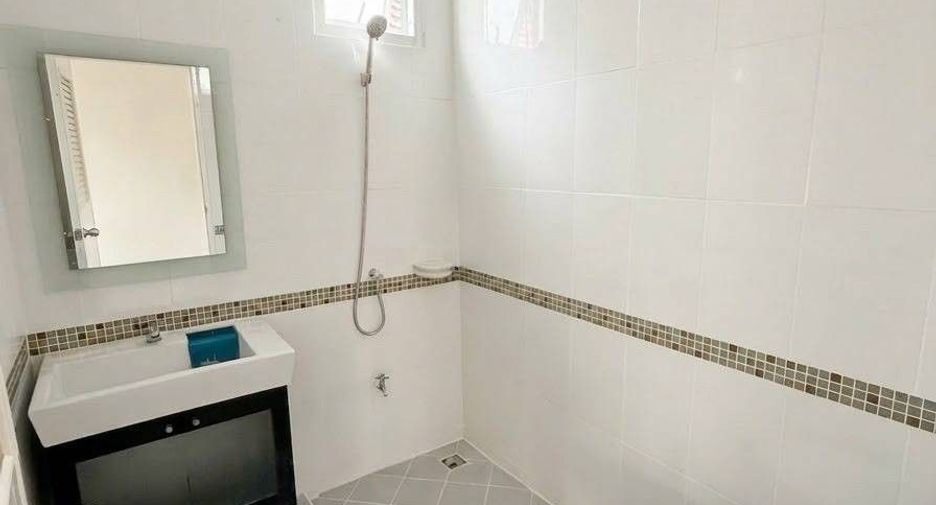 Haus zum Kauf mit 5 Zimmer in Sai Mai, Bangkok