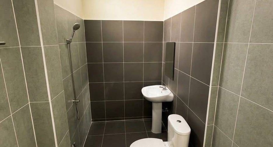 Haus zum Kauf mit 5 Zimmer in Sai Mai, Bangkok