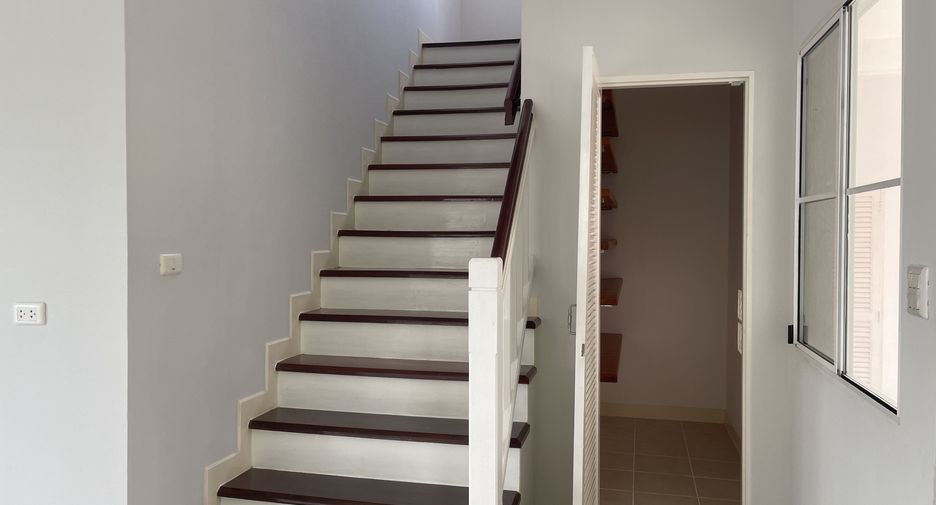 For sale 4 bedrooms house in Prawet, Bangkok
