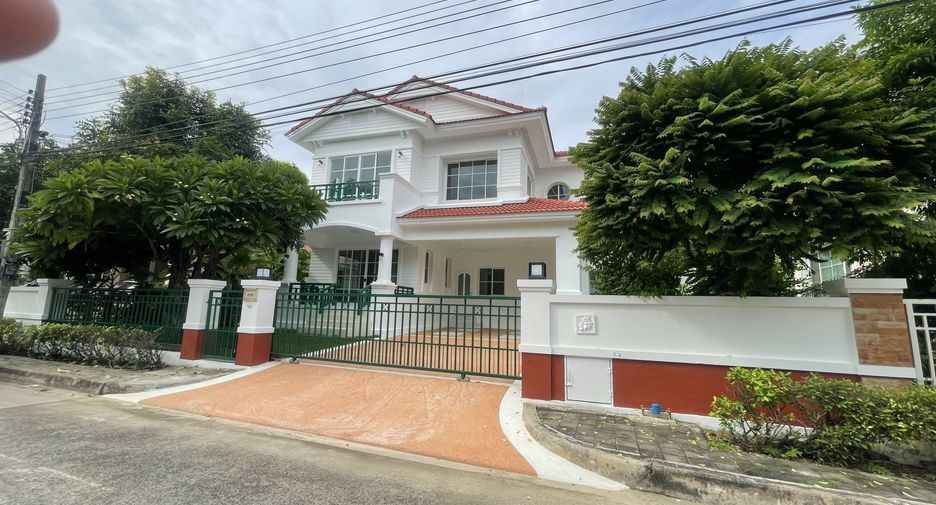 For sale 4 bedrooms house in Prawet, Bangkok