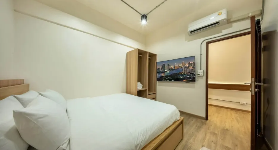 For rent 2 ベッドルーム townhouse in Pom Prap Sattru Phai, Bangkok