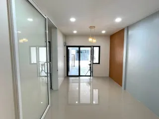 Reihenhaus zum Kauf mit 3 Zimmer in Thalang, Phuket