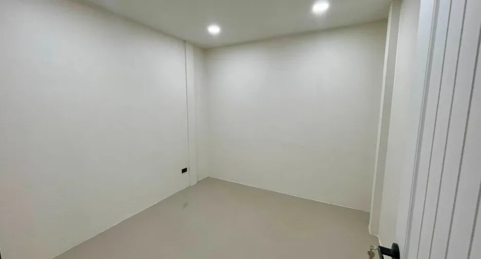 Reihenhaus zum Kauf mit 3 Zimmer in Thalang, Phuket