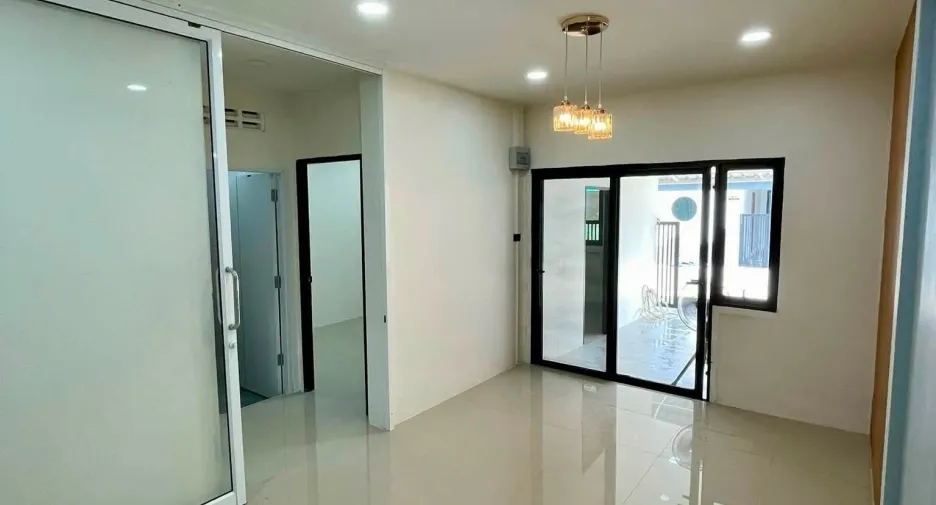 Reihenhaus zum Kauf mit 3 Zimmer in Thalang, Phuket