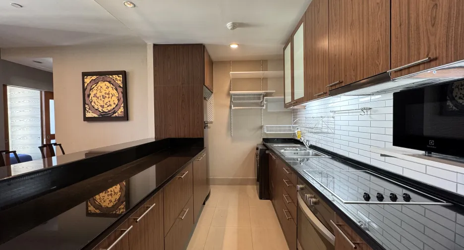 For rent 2 ベッドルーム condo in Sathon, Bangkok