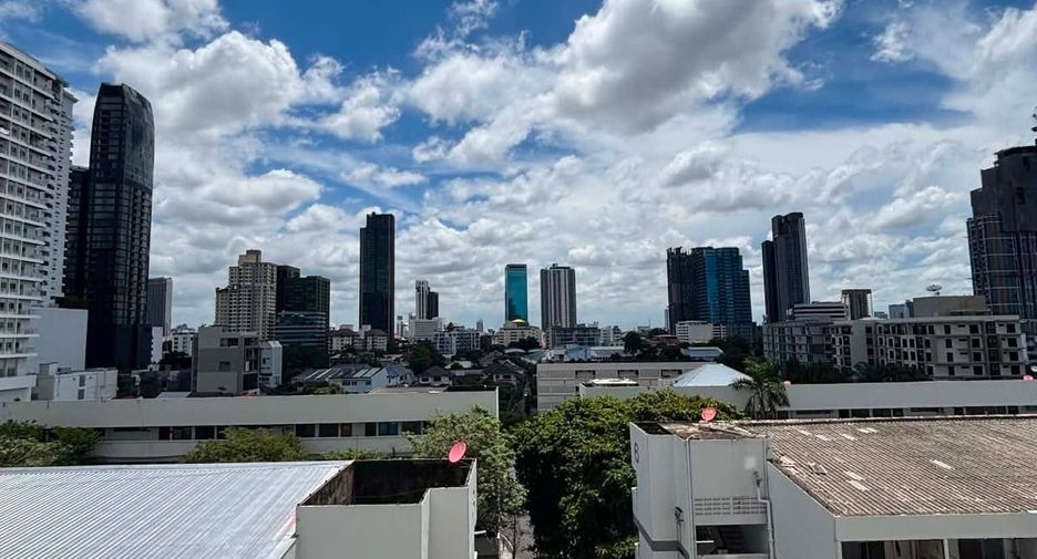 À vendre 2 chambres condo à Watthana, Bangkok