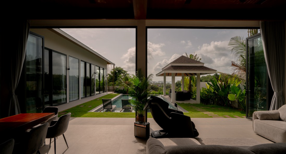 For rent 4 bedrooms villa in Mueang Phuket, Phuket
