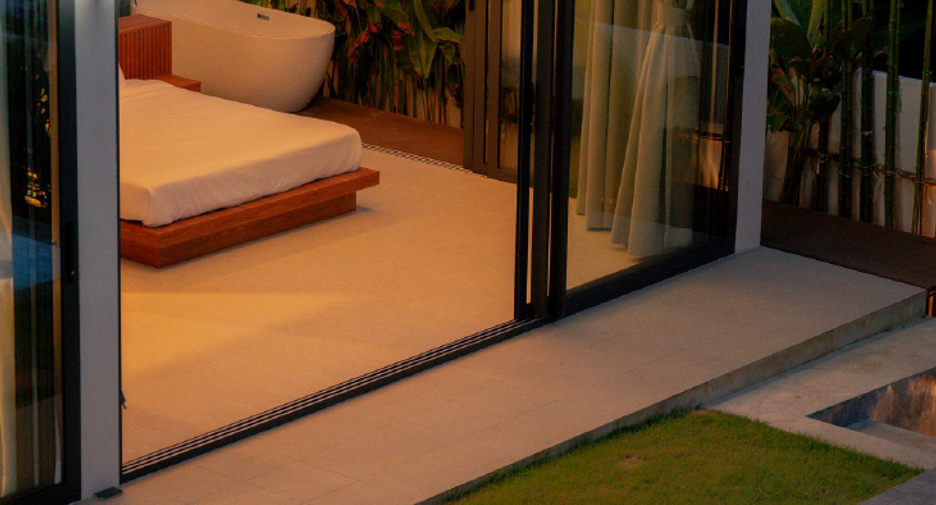 For rent 4 bedrooms villa in Mueang Phuket, Phuket