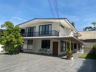 Casa en venta y en alquiler de 3 habitaciones en Bang Khen, Bangkok