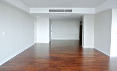 For rent 4 bedrooms condo in Watthana, Bangkok