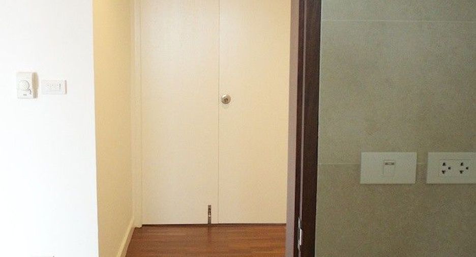 For rent 4 bedrooms condo in Watthana, Bangkok