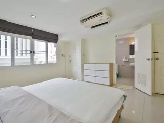 À louer 5 chambres maison à Watthana, Bangkok