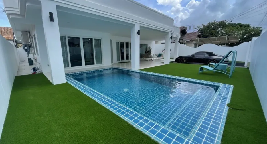 For rent 4 bedrooms villa in Jomtien, Pattaya