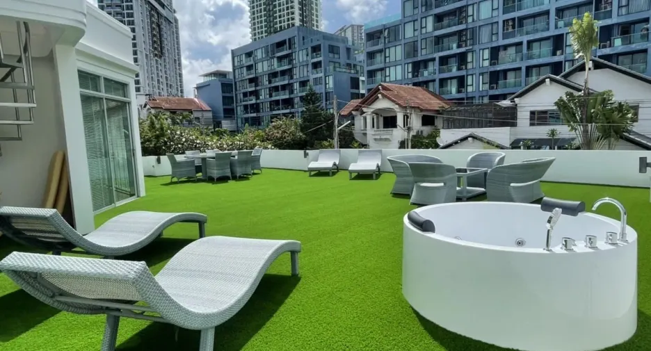 For rent 4 bedrooms villa in Jomtien, Pattaya