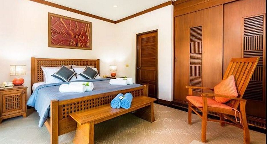 For rent 4 bedrooms villa in Mueang Phuket, Phuket