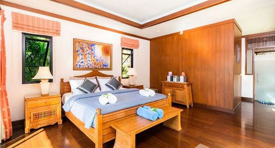 For rent 4 bedrooms villa in Mueang Phuket, Phuket