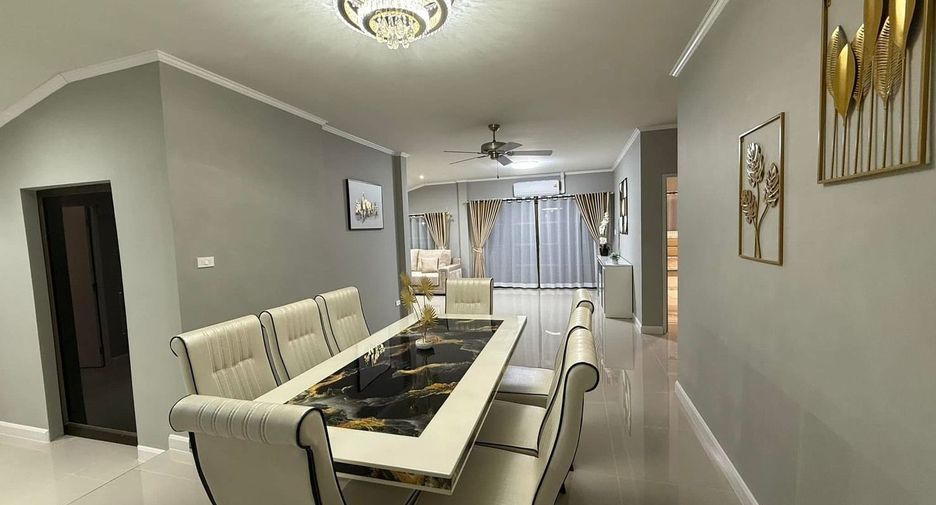 For sale 4 bedrooms villa in Bang Lamung, Chonburi