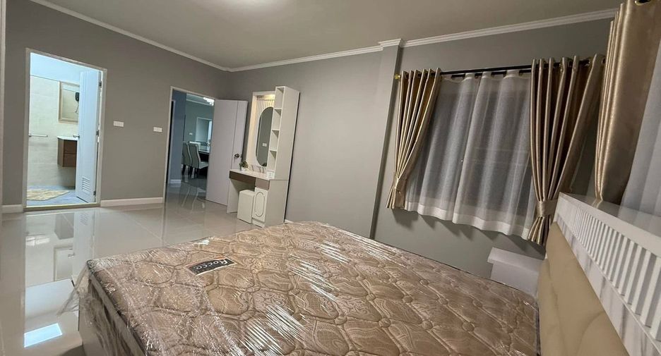 For sale 4 bedrooms villa in Bang Lamung, Chonburi