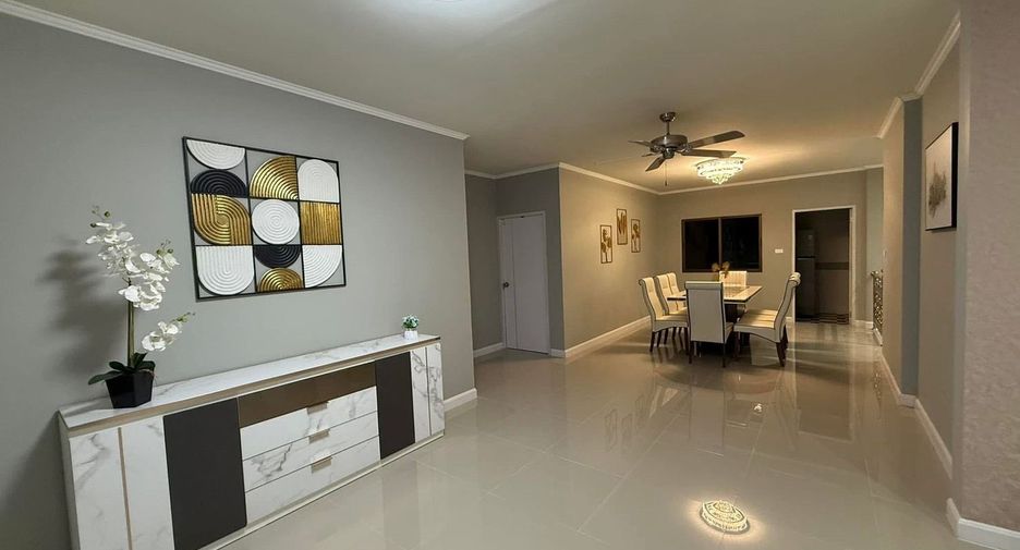 For sale 4 bedrooms villa in Bang Lamung, Chonburi