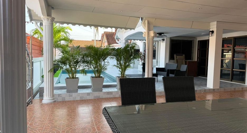 For sale 4 bedrooms villa in Bang Lamung, Chonburi