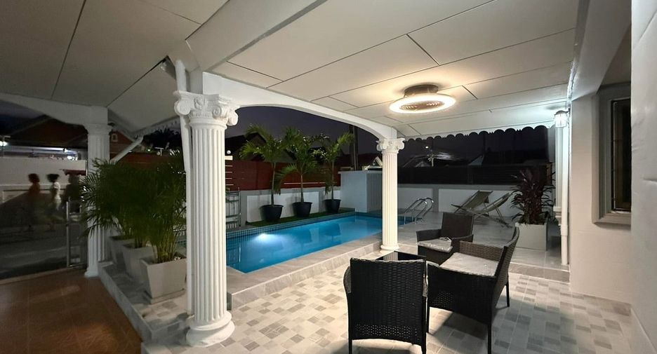 For sale 4 bedrooms villa in Bang Lamung, Chonburi