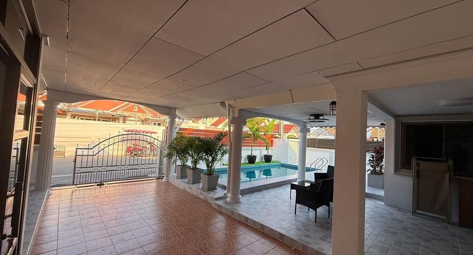 For sale 4 bedrooms villa in Bang Lamung, Chonburi