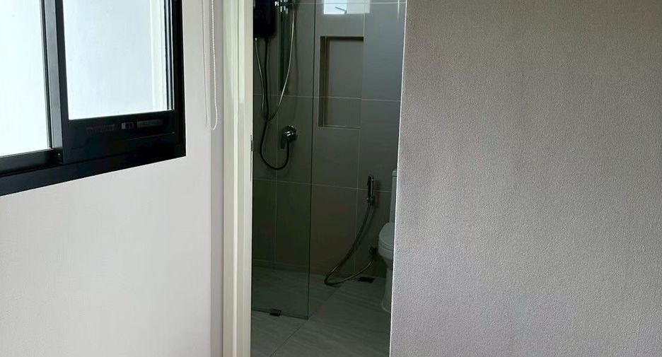 For sale そして for rent 3 ベッドルーム townhouse in Lat Krabang, Bangkok
