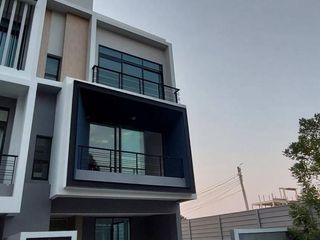 For sale そして for rent 3 ベッドルーム townhouse in Lat Krabang, Bangkok