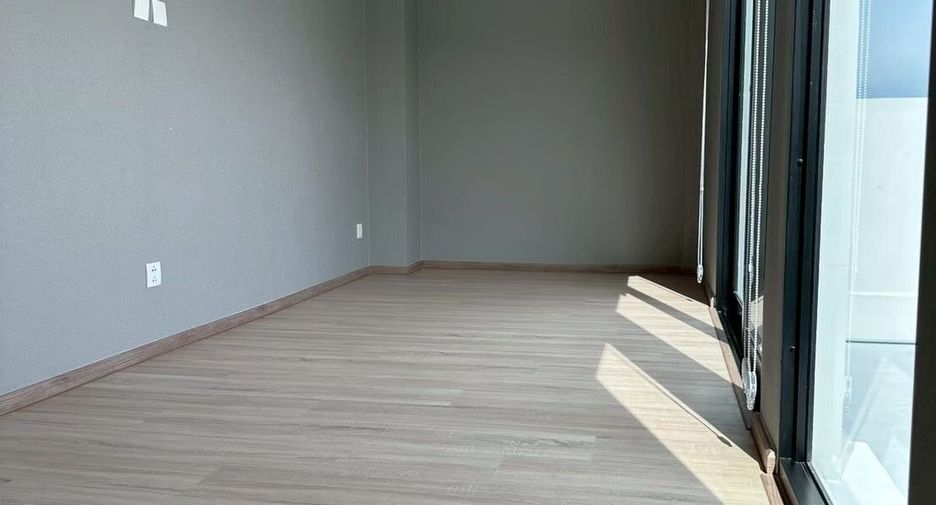 For sale そして for rent 3 ベッドルーム townhouse in Lat Krabang, Bangkok