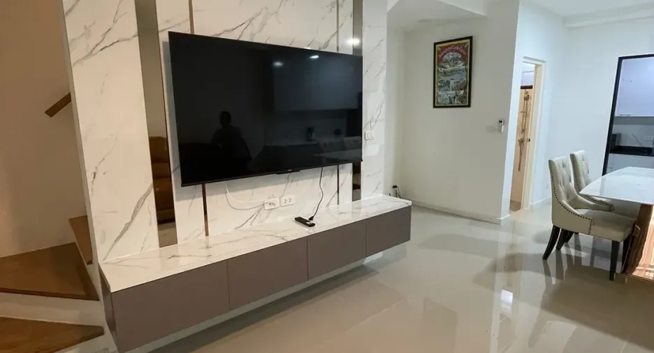 For rent 3 ベッドルーム townhouse in Suan Luang, Bangkok