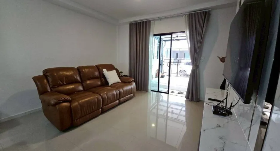 For rent 3 ベッドルーム townhouse in Suan Luang, Bangkok