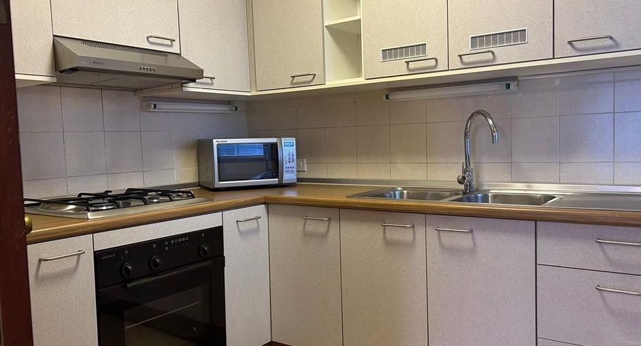 For rent 1 bed condo in Watthana, Bangkok