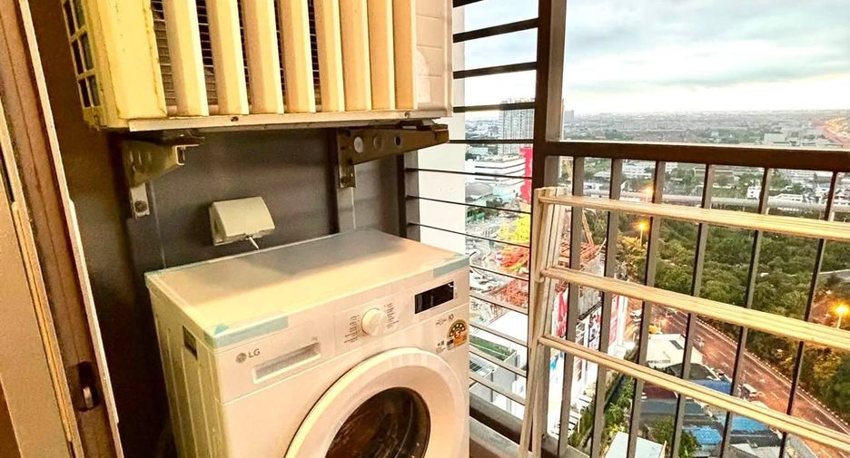 Wohnung zur Miete mit 1 Zimmer in Bang Khae, Bangkok