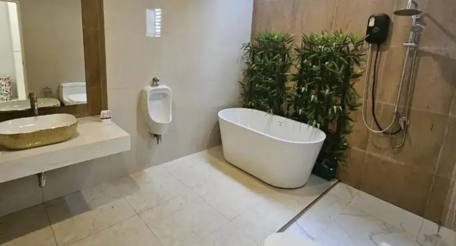 Haus zum Kauf und zur Miete mit 5 Zimmer in Phra Khanong, Bangkok