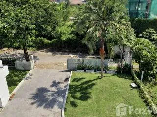 Haus zum Kauf und zur Miete mit 5 Zimmer in Phra Khanong, Bangkok