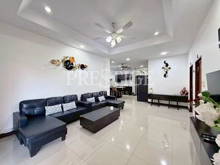 Casa en alquiler de 6 habitaciones en Bang Lamung, Chonburi