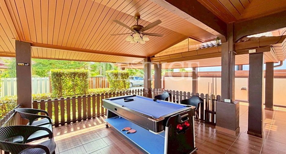 Casa en alquiler de 6 habitaciones en Bang Lamung, Chonburi