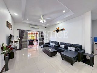 Casa en alquiler de 6 habitaciones en Bang Lamung, Chonburi