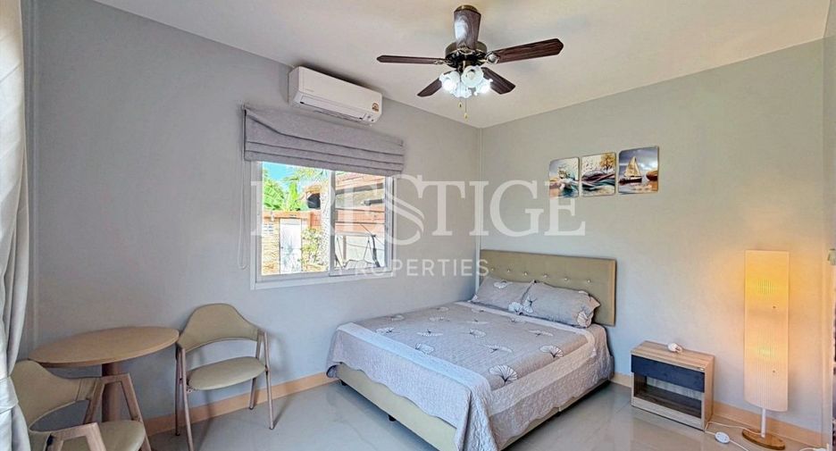 Casa en alquiler de 6 habitaciones en Bang Lamung, Chonburi