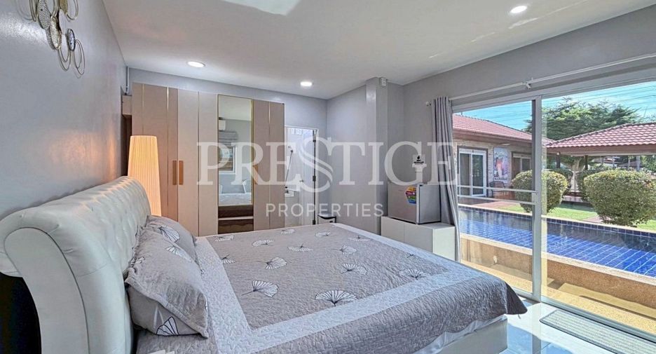 Casa en alquiler de 6 habitaciones en Bang Lamung, Chonburi