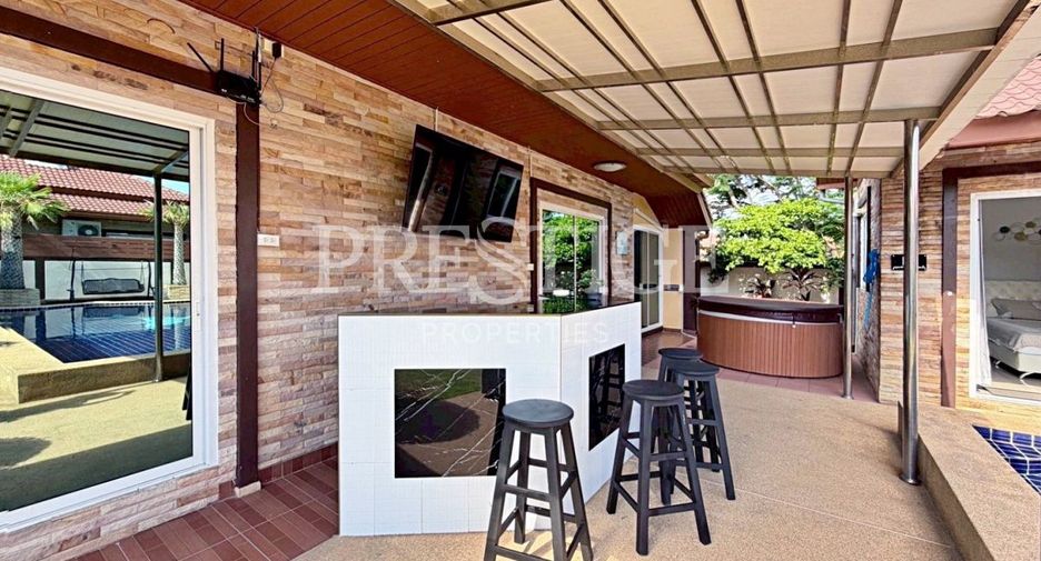 Casa en alquiler de 6 habitaciones en Bang Lamung, Chonburi