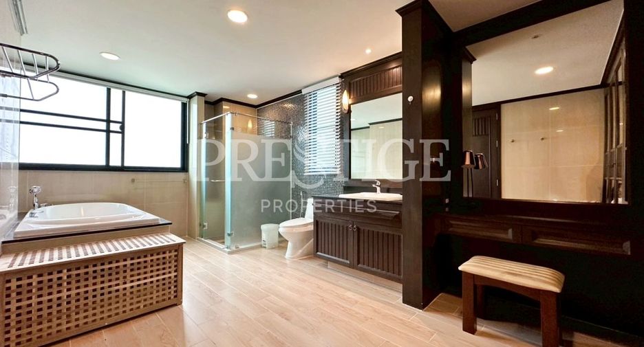 For rent 2 bedrooms condo in Bang Lamung, Chonburi