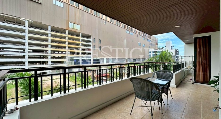 For rent 2 bedrooms condo in Bang Lamung, Chonburi