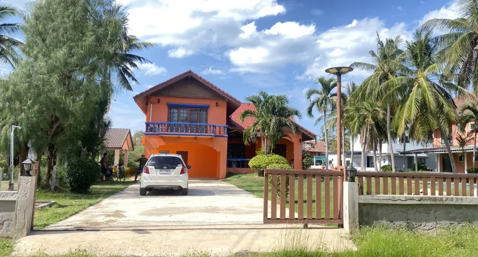 For sale 3 ベッドルーム house in Ban Laem, Phetchaburi