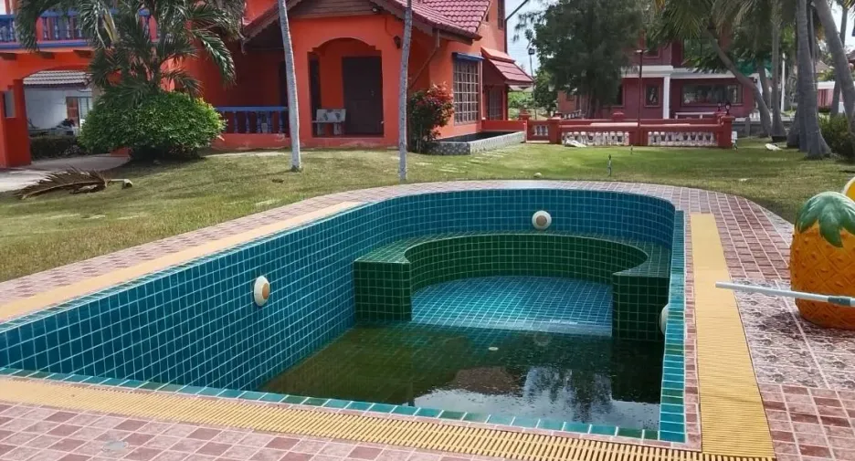 For sale 3 ベッドルーム house in Ban Laem, Phetchaburi